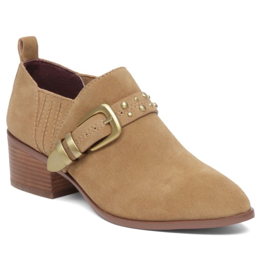 NIB BCBG Style BG_Loela Slip on Suede Booties Wheat Sz. 5.5M